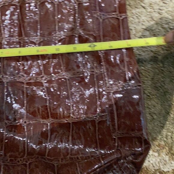 ❤️ Textured Faux Gator Tote ❤️ - Picture 7 of 8